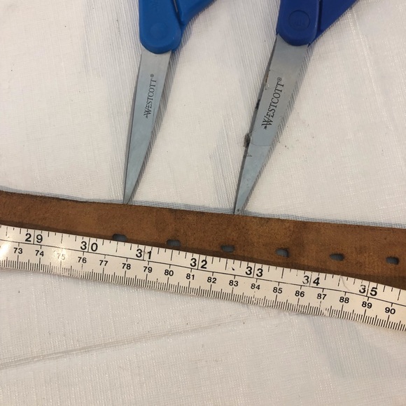 Vintage Weathered Women’s Hunting Belt SZ 32, 30/31 Waist Made in Hong Kong - Picture 8 of 14